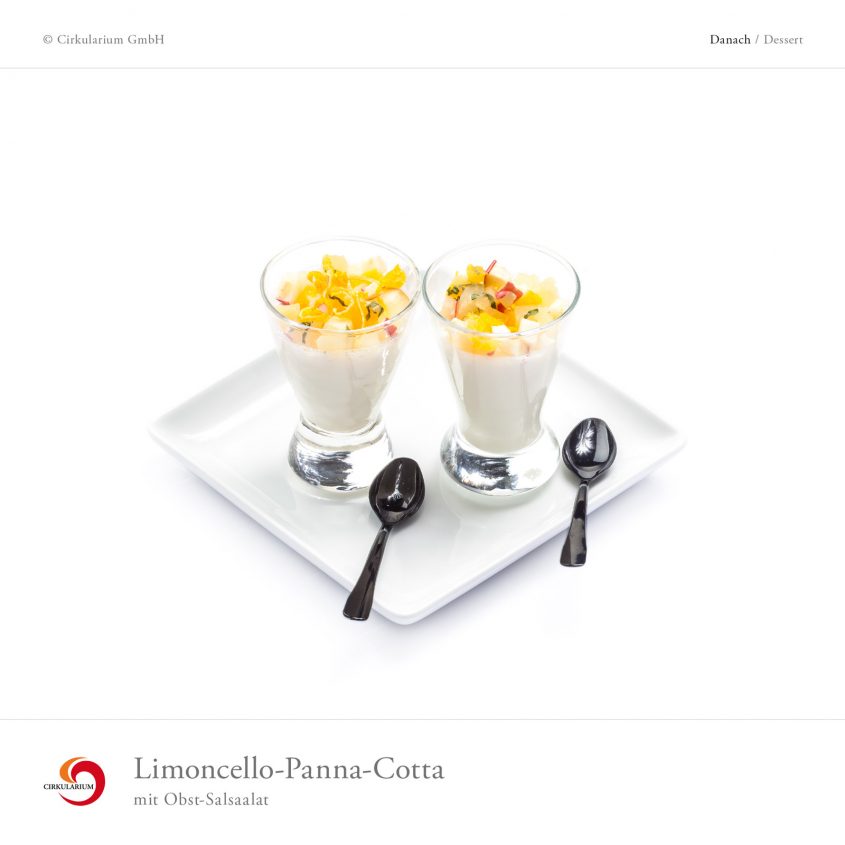 Limoncello-Panna-Cotta mit Obst-Salsa
