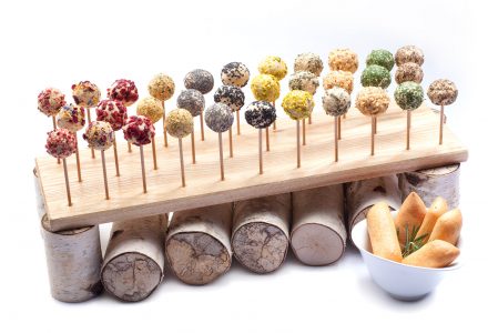 Käse-Lollies in verschiedenen Variationen mit Ciabatta-Sticks