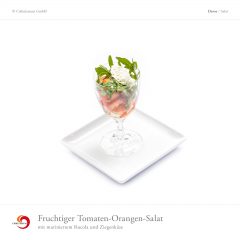 Fruchtiger Tomaten-Orangen-Salat mit mariniertem Rucola und Ziegenkäse
