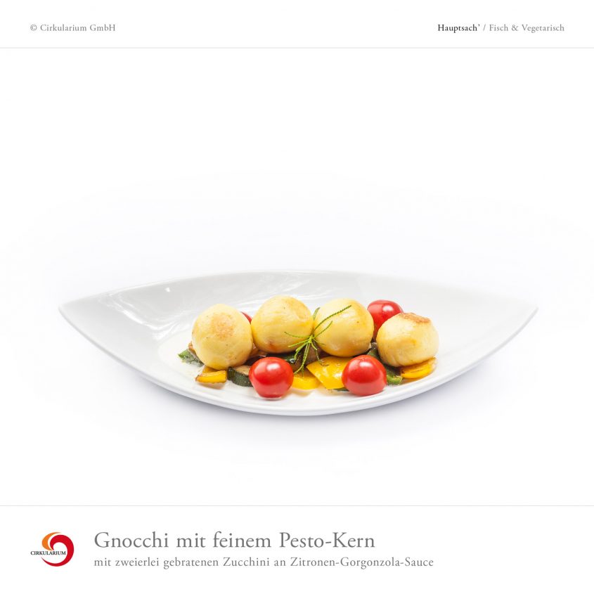 Gnocchi mit feinem Pesto-Kern mit zweierlei gebratenen Zucchini an Zitronen-Gorgonzola-Sauce